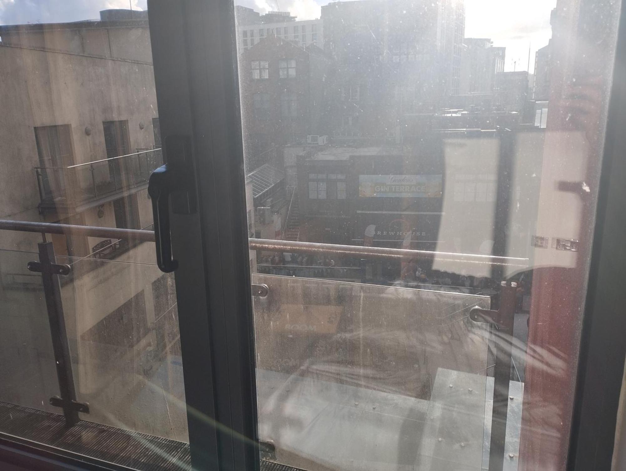 Room In Cardiff City Center - Swiftstay Exteriör bild