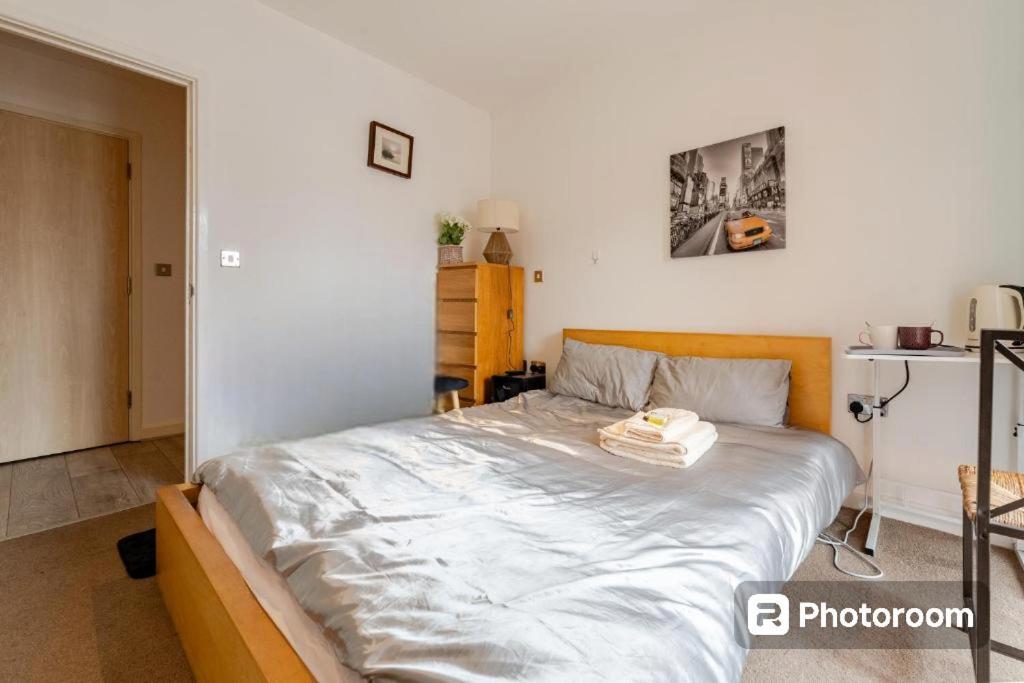 Room In Cardiff City Center - Swiftstay Exteriör bild